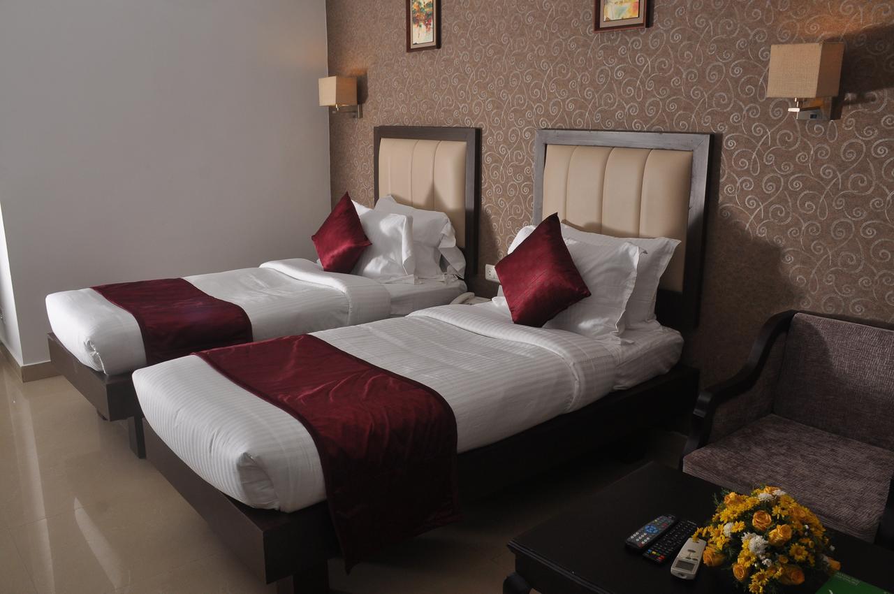 Broad Bean Hotel Tellicherry Bagian luar foto