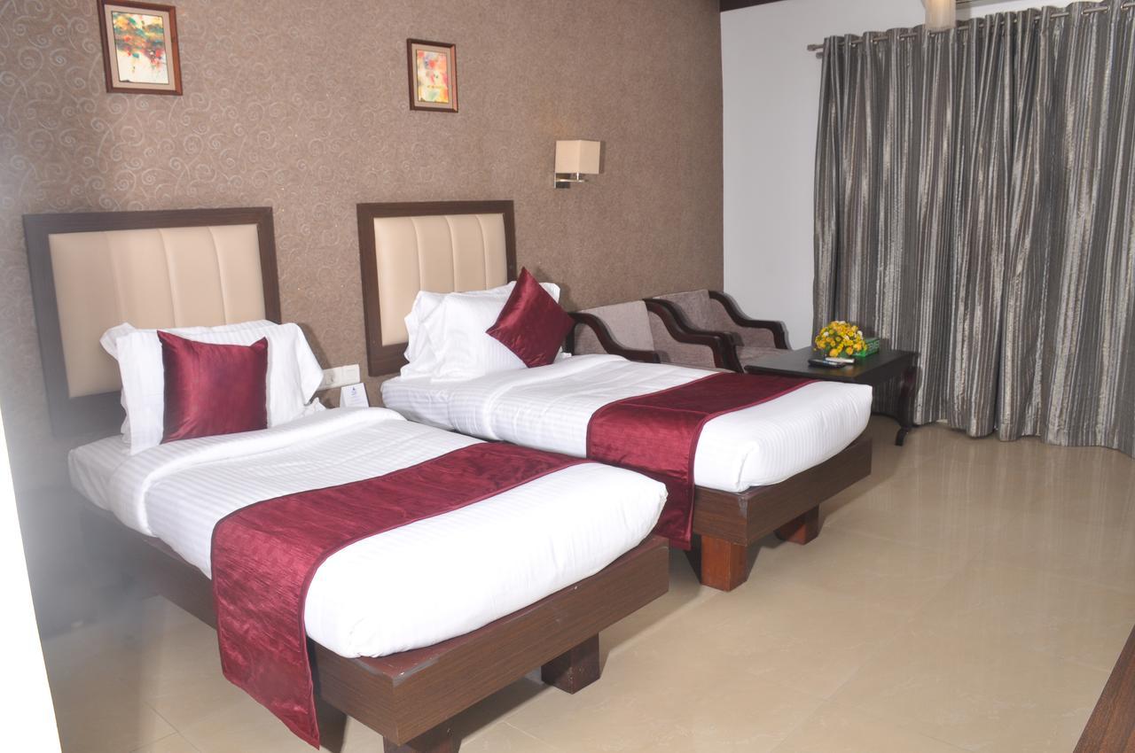 Broad Bean Hotel Tellicherry Bagian luar foto