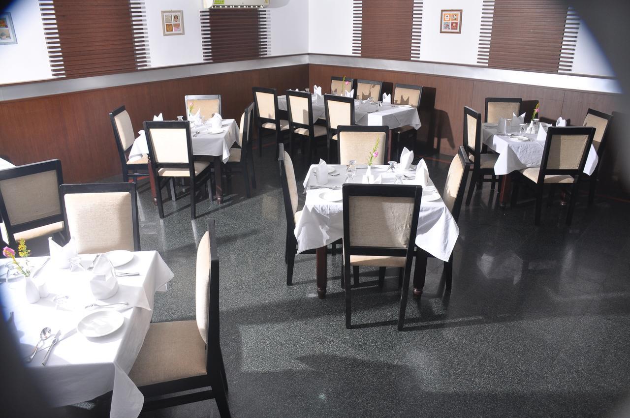 Broad Bean Hotel Tellicherry Bagian luar foto